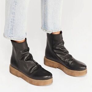 Gently Used Free People Byron Flatform Boots 9.5